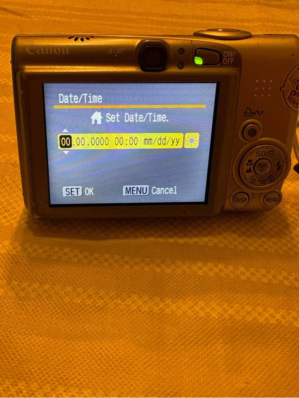 Canon PowerShot SD850 IS Silver Digital Camera - Picture 2 of 8